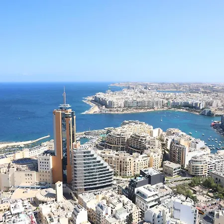 Luxury High Floor Suite, Mercury Towers Apartament St. Julian's
