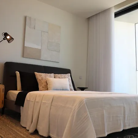 Luxury High Floor Suite, Mercury Towers Apartament St. Julian's