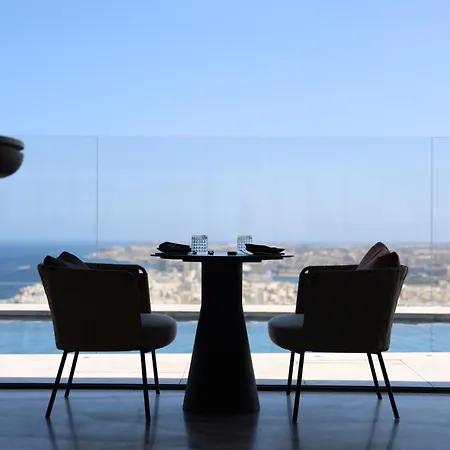 Luxury High Floor Suite, Mercury Towers