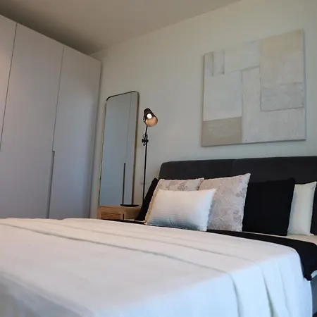 Luxury High Floor Suite, Mercury Towers Apartament St. Julian's